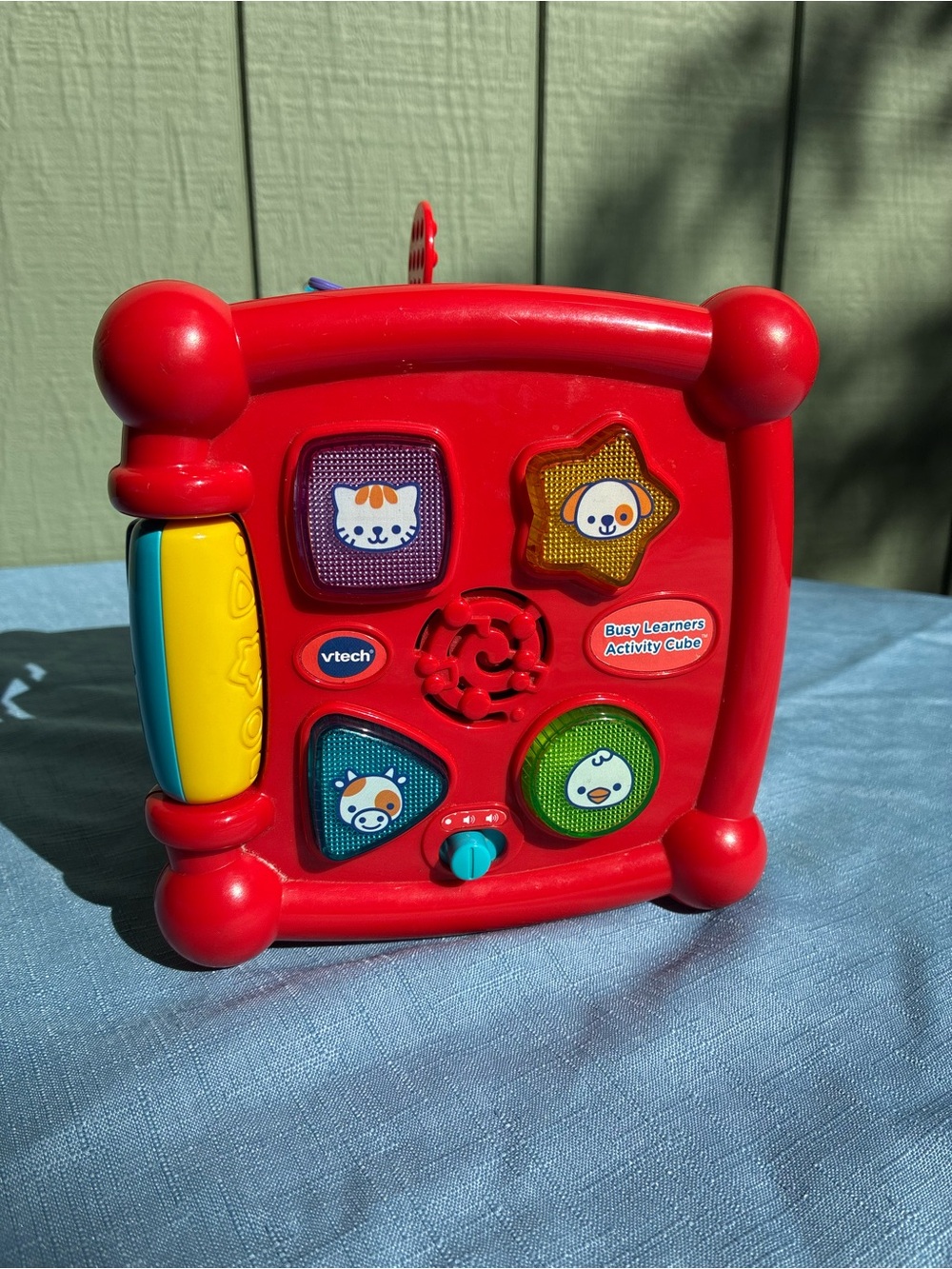VTech Busy Learners Red Activity Cube - Interactive Learning Toy